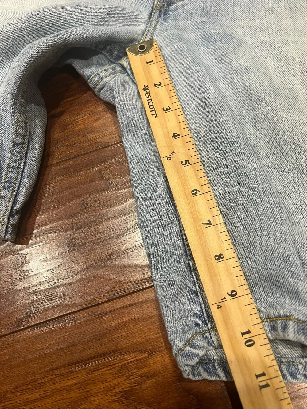 Levis 550 Jean Denim Shorts Jorts Mens SZ 36 Dad Relaxed Fit Light Wash Fade